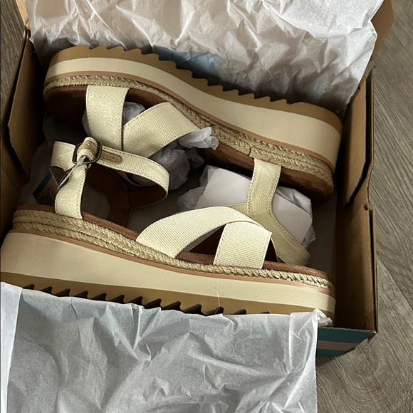 TOMS Noelani sandal size 8.5 - Picture 5 of 5